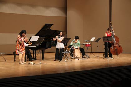 「新潟ARS NOVA」のメンバーの演奏