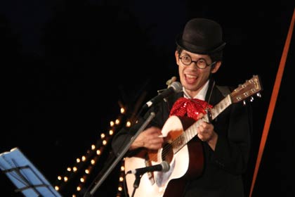 ”縁竹縄”こと芳賀正芳さんのミニライブ