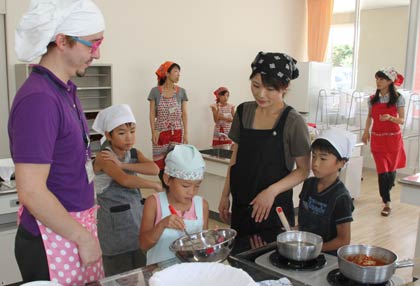 子どもたちも料理に熱中