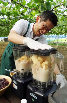 燕三条「畑の朝カフェ」で作るグリーンスムージー