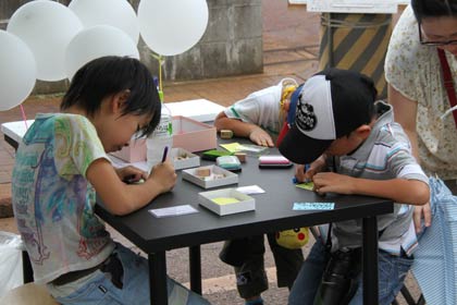 MGNETの子ども向けの手書き名刺の作成が好評