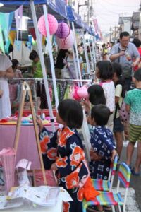 8月24日開かれた200メートルいちびのつばめるしぇ