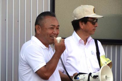 あいさつする三条ライオンズクラブの吉田恒夫会長