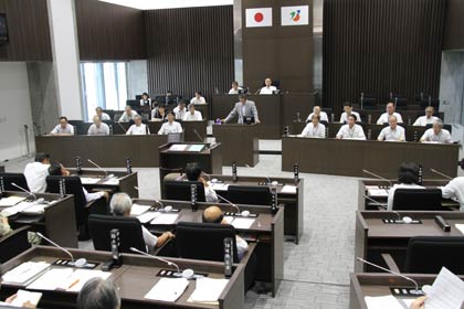 12日開会した燕市の9月定例会