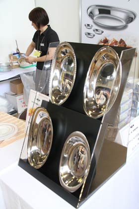 (株)イケダの礎となった昭和43年発売のカレー皿など