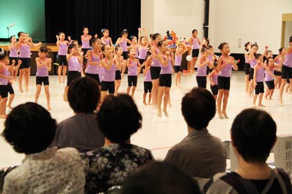 最後に「恋ツバメ。」で踊るクラブ生