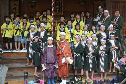 子ども大名行列の出発前の記念写真