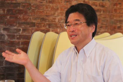 三条マルシェ実行委員会副実行委員長の加藤はと子さんに話を聞く兵庫家・三木市の藪本市長