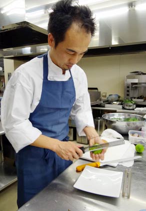 レストラン・グーストのオーナーシェフ、小松岳史さん