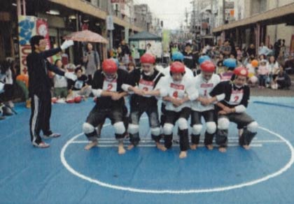 昨年の「美味暮まんじゅう大会 in 三条場所」のようす