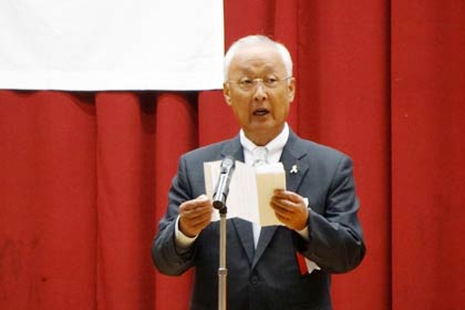  実行委員会会長の川崎国雄同窓会長のあいさつ