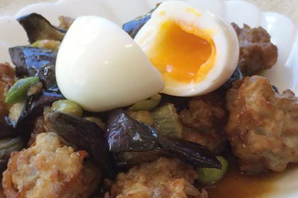 最優秀賞の瀬倉かえでさんが考案した「やわらか豚肉甘辛なしダレ」