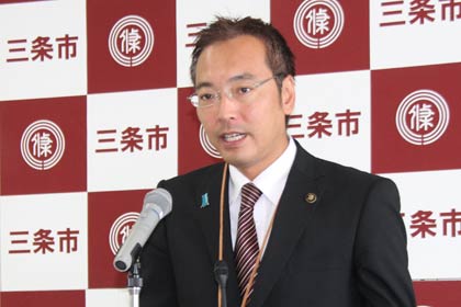 8日行われた国定三条市長の定例記者会見