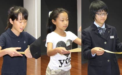 左から燕市長賞を受けた小池小5年関陽向さん、吉田北小4年長谷川咲良さん、燕中等教育3年神田つぐみさん