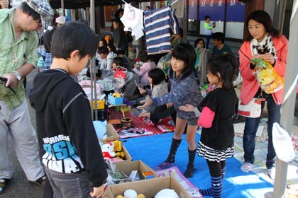 子どもフリマも大盛況