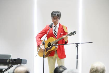 矢代秀晴さん
