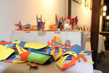 「みんくる」に展示している「てつ・安中」さんの作品