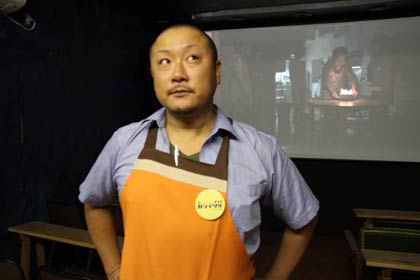 キネマ・カンテツ座を経営する関本さん