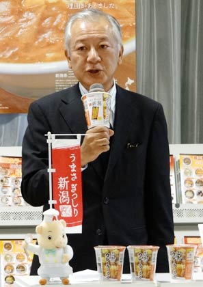 エースコックの村岡通雄常務