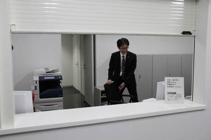 秘書室に新設されたシャッター
