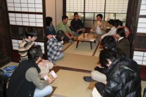 1日、「みんくる」で行われた「まちライブラリー」のオープニングイベント