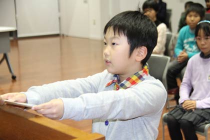 最年少の2年生で満点の快挙、燕東小2年の佐藤葉太君