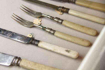  柄に象牙を使った呉海軍納入品象牙カトラリー