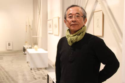 3周年記念の4つの企画展を立て続けに開いているギャラリー「D+5 ART GALLERY」で代表の福田さん