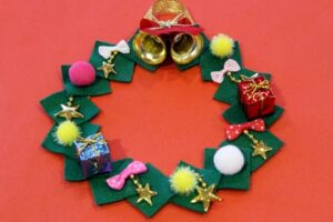 道の駅国上のふれあいパーク久賀美のクリスマスリース作り体験教室で作るクリスマスリース