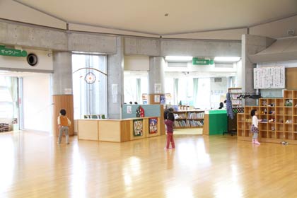 28日に参加者を募って大掃除を行う「こどもの森」