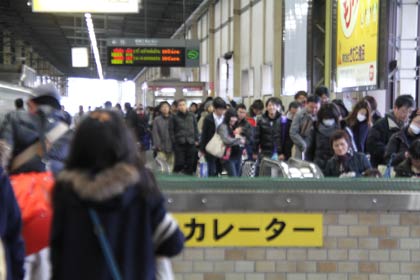30日午後の燕三条駅の下りホーム