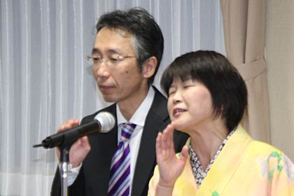 大桃洋一さん、信子さん夫婦の夫婦漫才