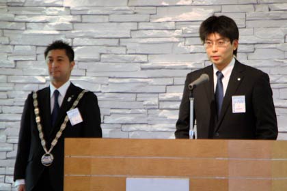 新年例会で早川直前理事長があいさつ
