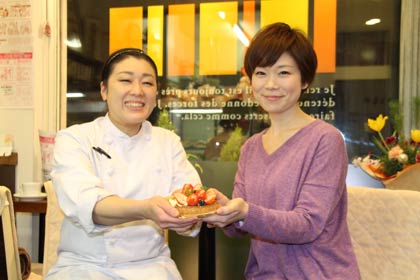 トゥジュールの五十嵐さん(左)とカービングの坂井さん