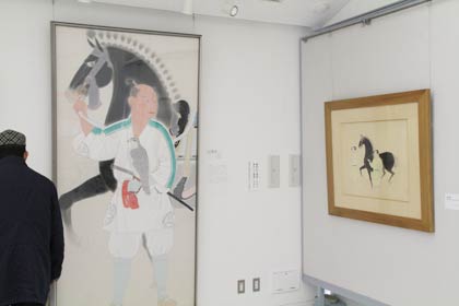  左が1941年の『黒駒』、右が1939年の大作『木下藤吉郎』、それぞれに描かれた黒いウマは同じスケッチを元にしているはず