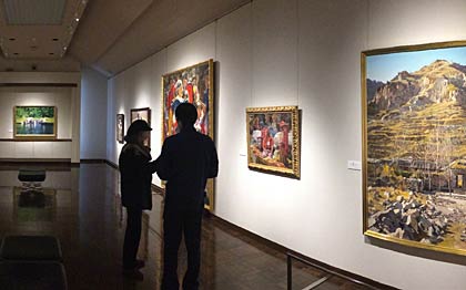 弥彦の丘美術館で開かれている企画展「洋画家　中澤茂ー原色の美学ー」