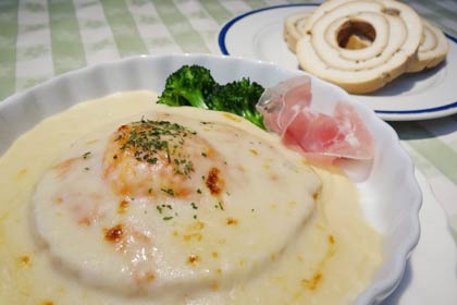 レストランMIYOSHIの車麩を使ったクリーミーグラタン