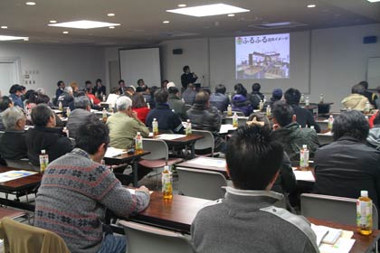12日開かれた農産物直売所「つばさんフルーツ通り　ふるふる」の出品生産者募集説明会