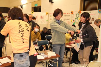 新設のプロジェクト「健診PR隊」のブース