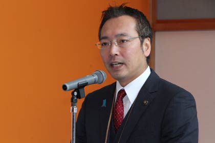  国定勇人三条市長