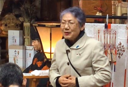 あいさつする宮町の自治会長、竹井さん
