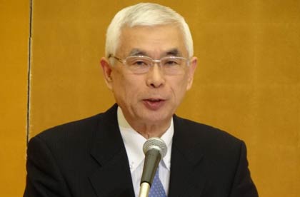 特別講演を行う第4期修了生の燕三条ワシントンホテル総支配人の真野一郎さん