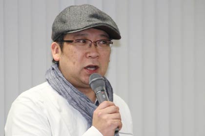 燕三条プライドプロジェクトツーリズムグループの講演会で講演する似顔絵師やまだみつるさん