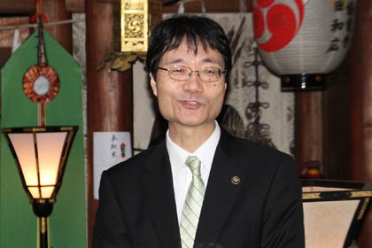 あいさつする鈴木市長