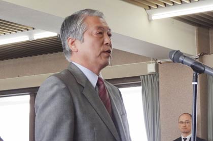 退職者を代表して謝辞を述べる土田建設部長