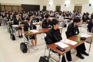燕市で開かれた平成26年新規学卒就職者歓迎会
