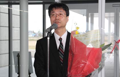 職員に感謝し、この先4年間の協力を求める鈴木市長