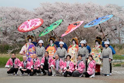 分水福祉会館で出発前に記念撮影