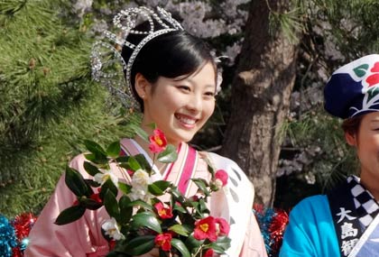 ミス雪椿クイーンの二瓶さん