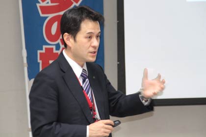 学生スタッフに覚悟を求める嘉瀬団長